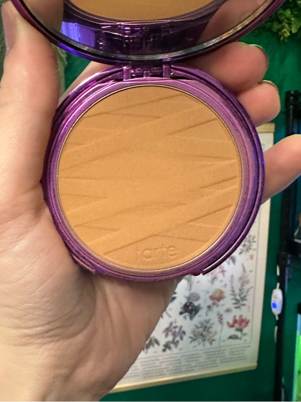 Shape-Tape Pressed Powder - Picture 3 of 5